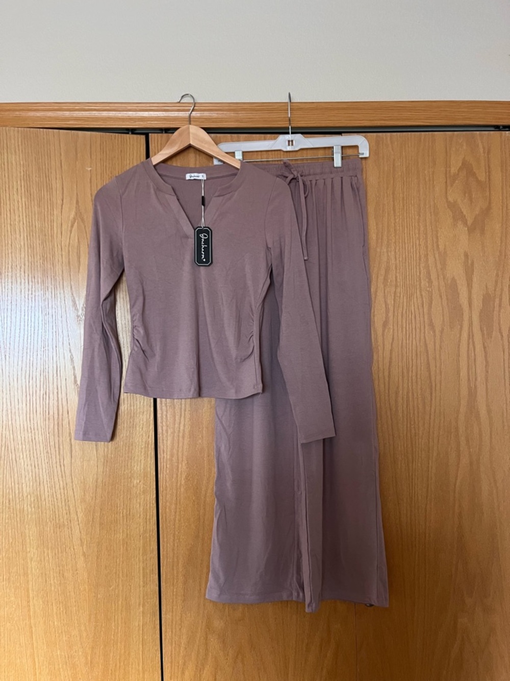 Oncharm Mauve women’s Two-Piece Lounge Set - Picture 2 of 6